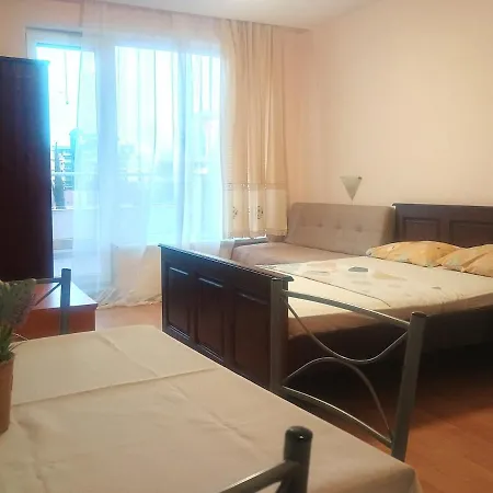 Golden With Terrace Apartman Napospart