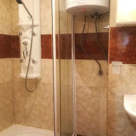 Golden With Terrace Apartman
